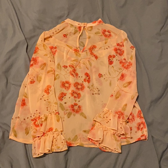 Floral top - Picture 2 of 3